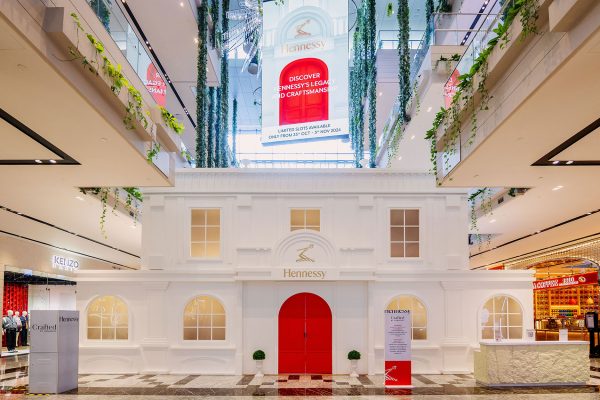 The Maison Hennessy in the flesh. Would you believe it's a pop-up?