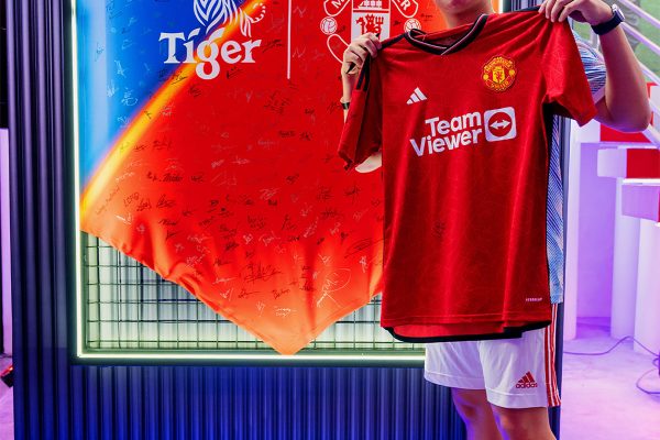 The one and only Tiger Beer x Manchester United banner ever signed by fans here heads for the Old Trafford Museum.