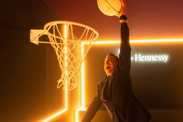 Guests take on the Slam Dunk Challenge.